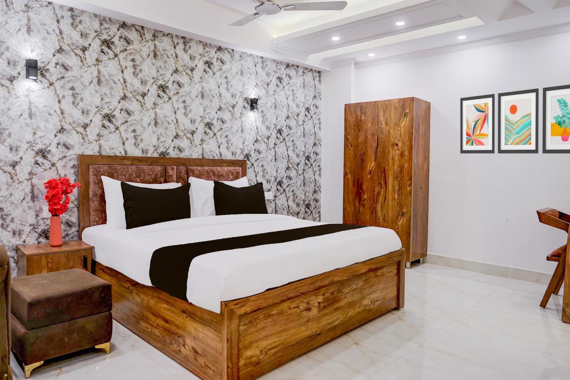 Townhouse Hotel Grand Emporio By Sbg Near Vaishali Metro Station Ghaziabad Ngoại thất bức ảnh