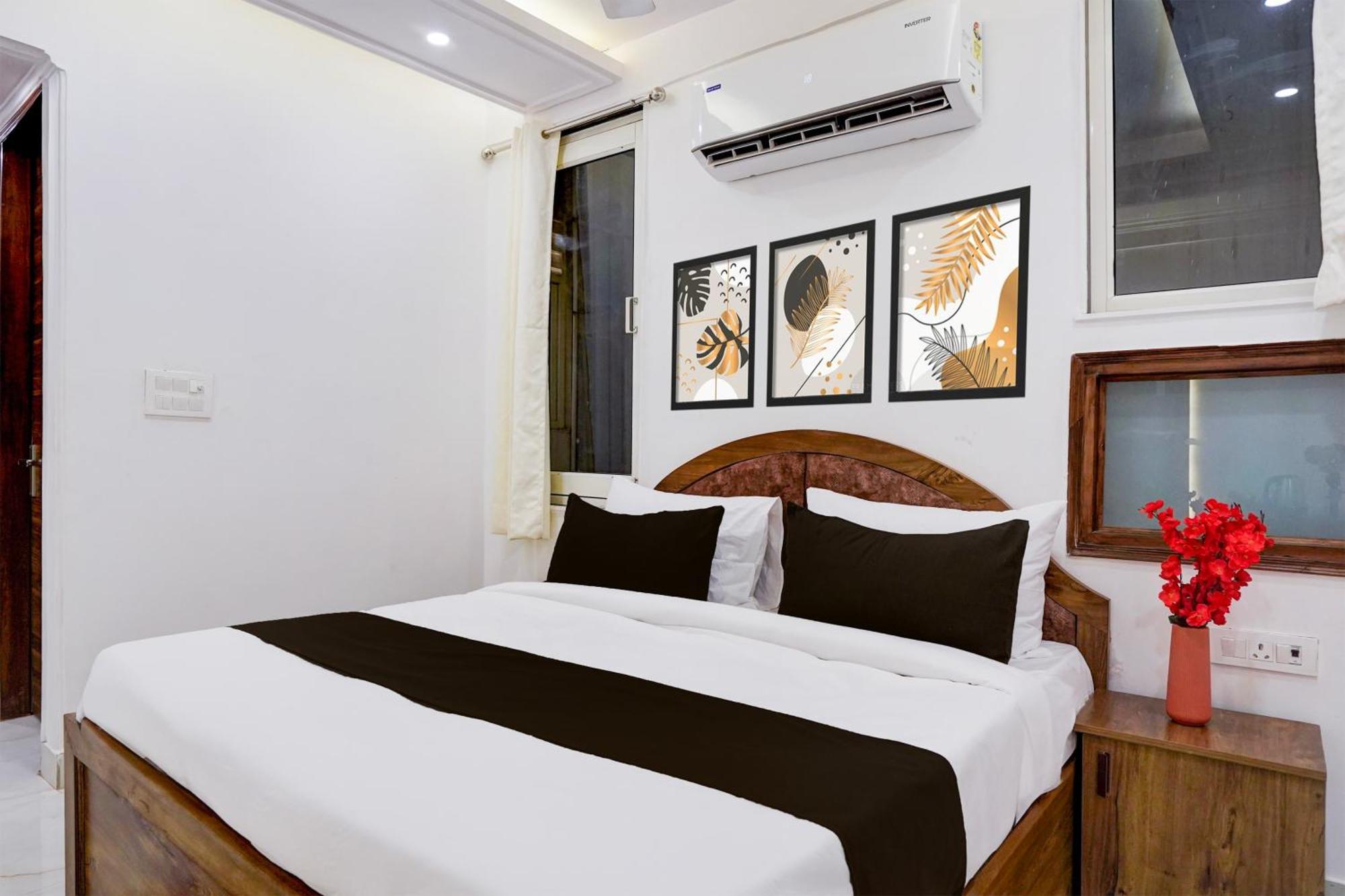 Townhouse Hotel Grand Emporio By Sbg Near Vaishali Metro Station Ghaziabad Ngoại thất bức ảnh